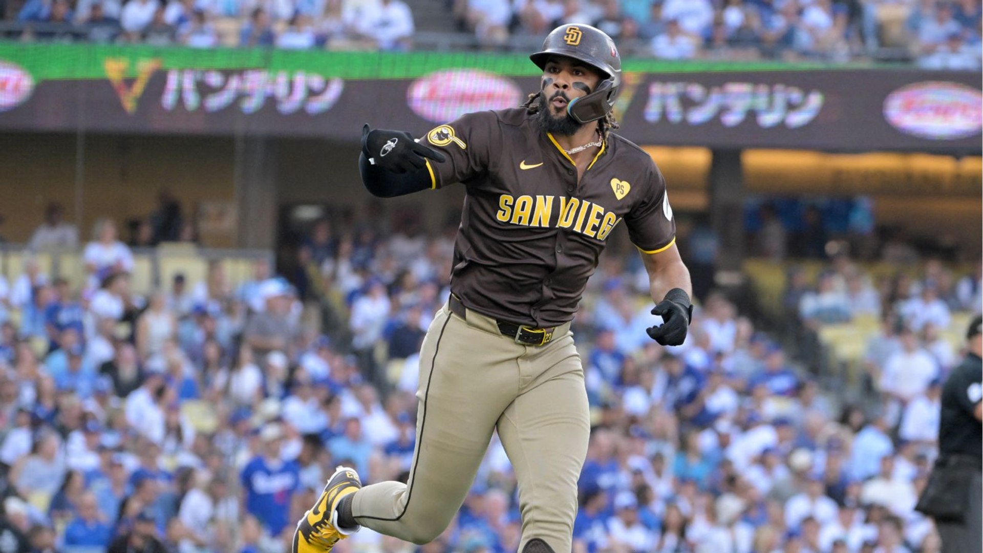 Padres' Merrill's 2-Run Homer Fuels 5-2 Victory Over Guardians, 7-0 Start Padres' Merrill's 2-Run Homer Fuels 5-2 Victory Over Guardians, 7-0 Start