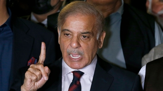 Pakistan Economic Crisis: IMF Reviews $1.3 Billion Aid Package - Firstpost Pakistan Economic Crisis: IMF Reviews $1.3 Billion Aid Package - Firstpost