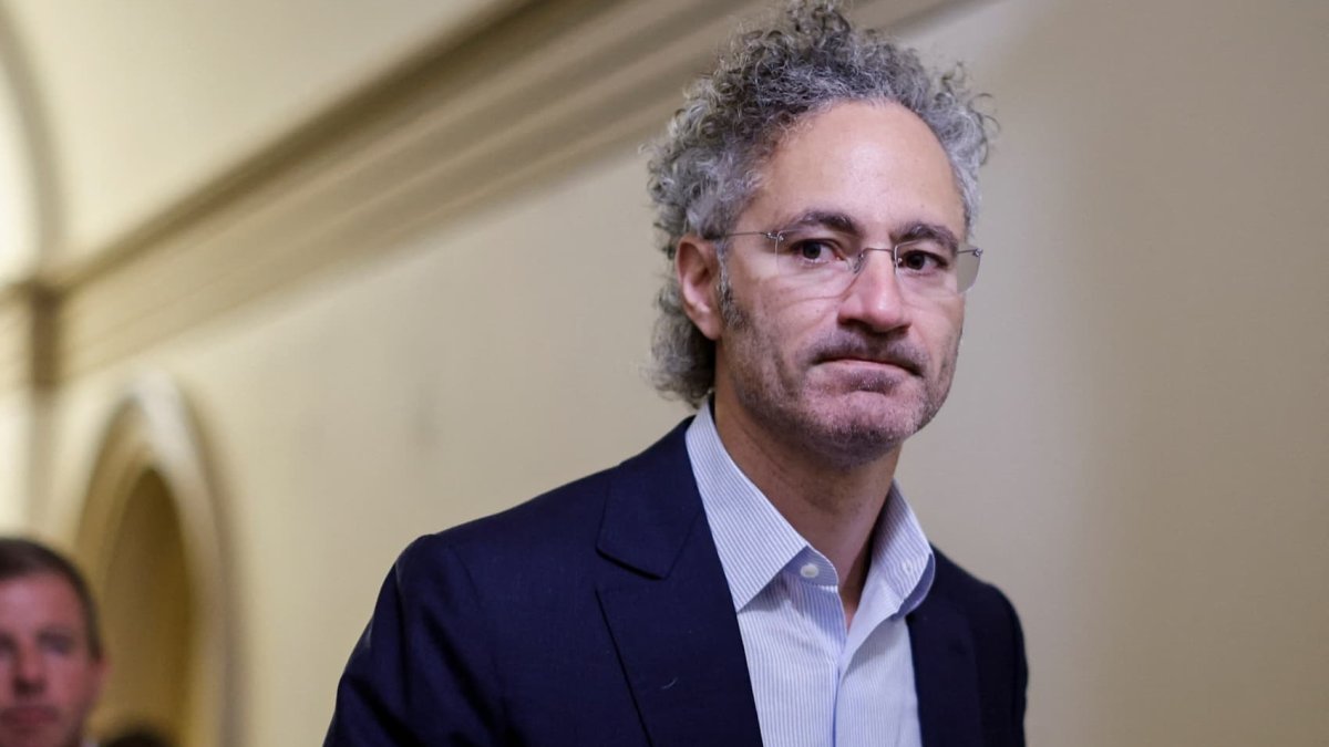 Palantir Plunges 30%: Investment Analysis And Outlook Palantir Plunges 30%: Investment Analysis And Outlook