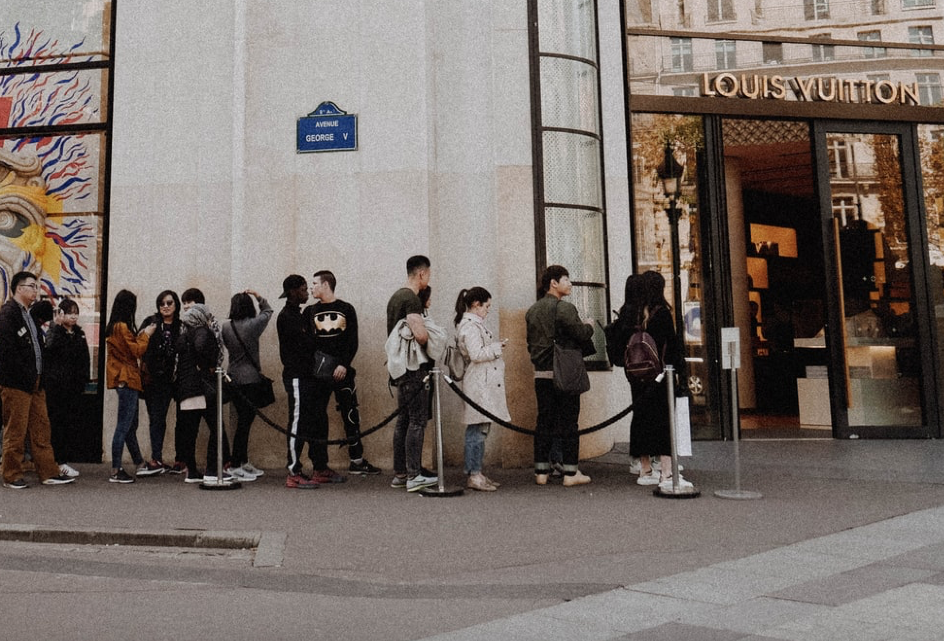 Paris Economy Suffers: Luxury Sector Decline Impacts City Finances Paris Economy Suffers: Luxury Sector Decline Impacts City Finances