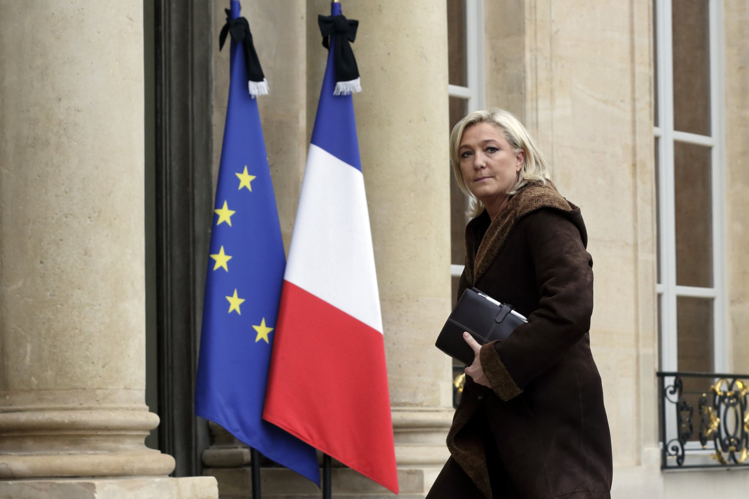 Paris Rally: Le Pen Accuses Opponents Of Witch Hunt Paris Rally: Le Pen Accuses Opponents Of Witch Hunt