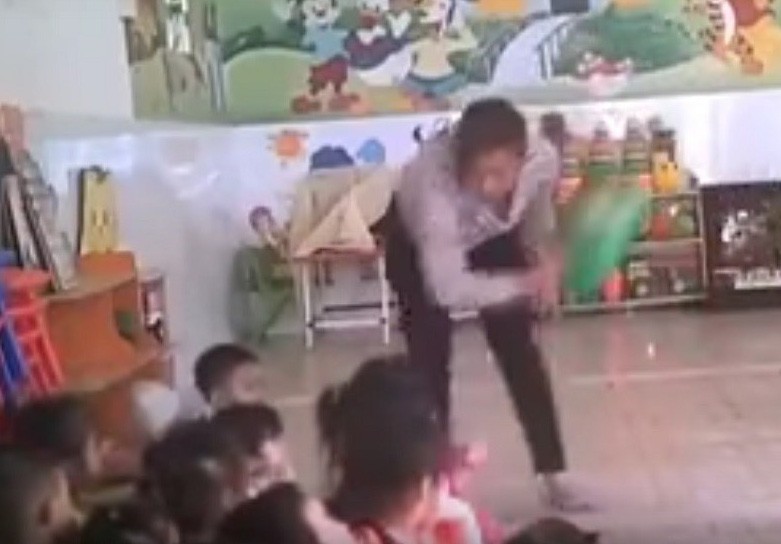 Phẫn Nộ Vụ Bạo Hành Trẻ Em Ở Tiền Giang: Cần Xử Lý Nghiêm Minh Phẫn Nộ Vụ Bạo Hành Trẻ Em Ở Tiền Giang: Cần Xử Lý Nghiêm Minh