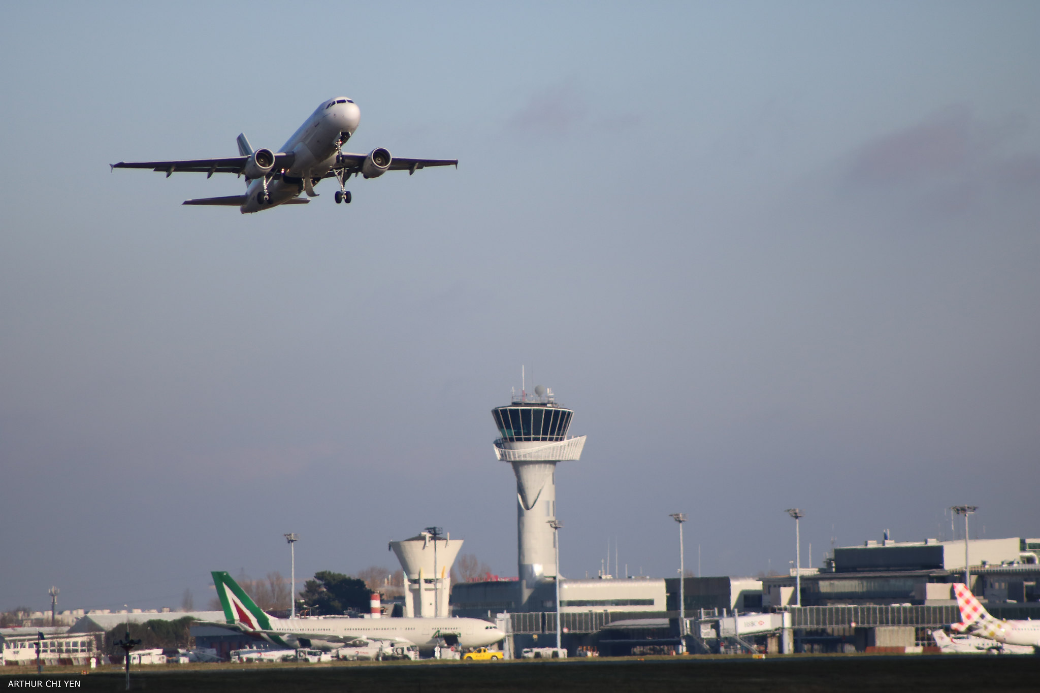 Piste Secondaire De L'aéroport De Bordeaux : Appel À Manifester Contre Son Maintien Piste Secondaire De L'aéroport De Bordeaux : Appel À Manifester Contre Son Maintien