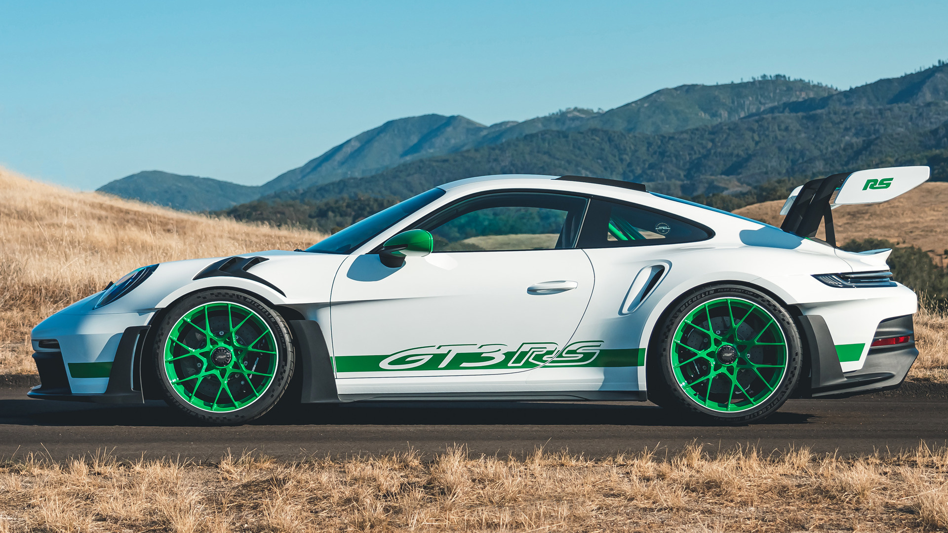 Porsche 911 GT3 RS 4.0: Graham Rahal's Performance Demonstration Porsche 911 GT3 RS 4.0: Graham Rahal's Performance Demonstration