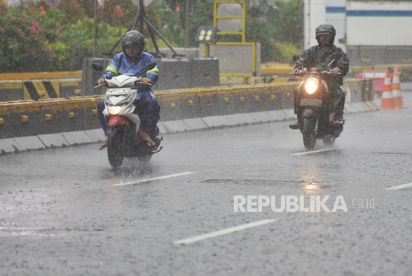 Prakiraan Cuaca Bandung Besok, 26 Maret: Antisipasi Hujan Prakiraan Cuaca Bandung Besok, 26 Maret: Antisipasi Hujan