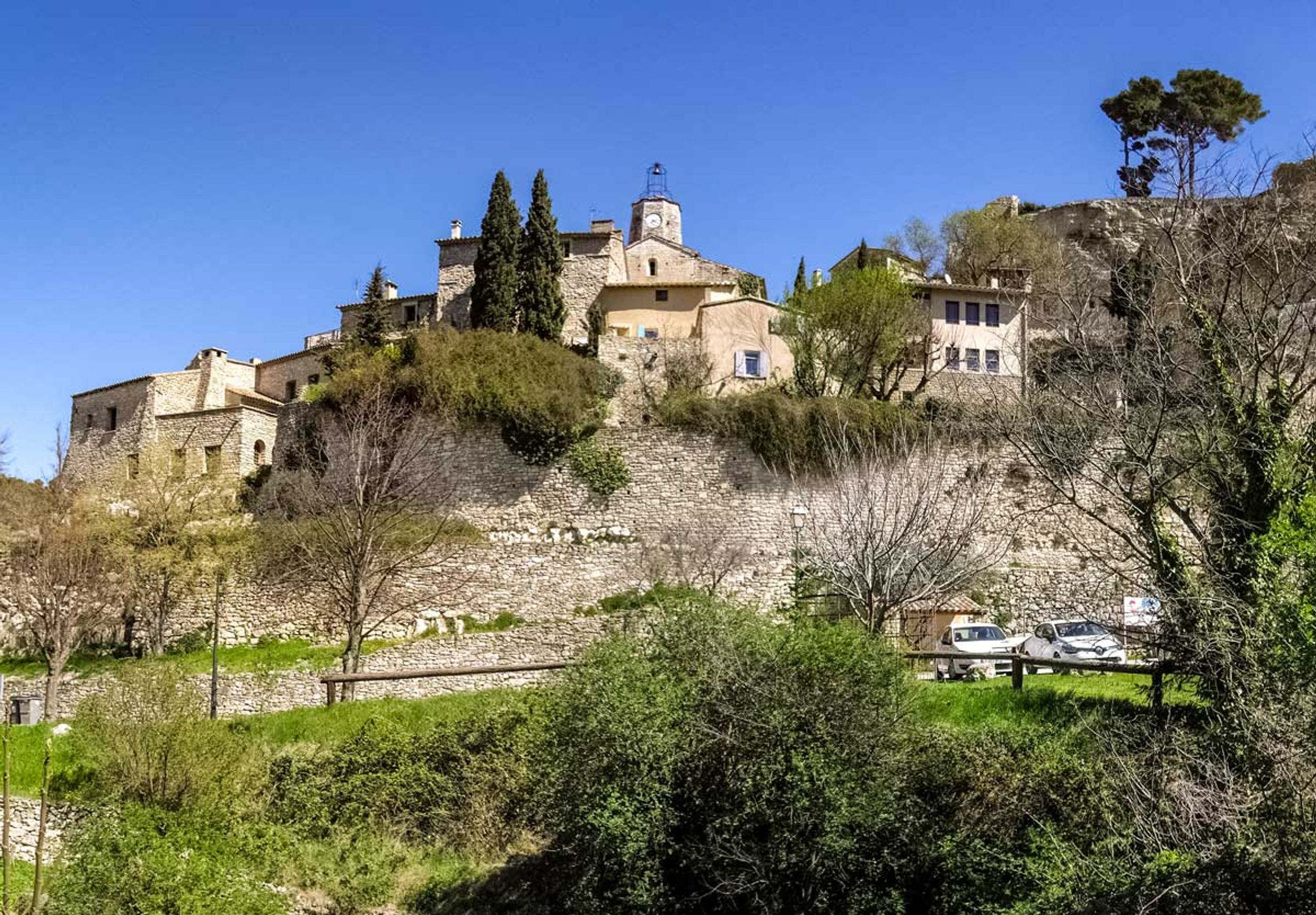 Provence Walking Tour: Mountains To Mediterranean Coast Provence Walking Tour: Mountains To Mediterranean Coast