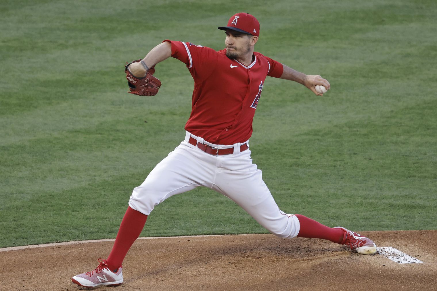 Rain-Delayed Game: Pari's Homer Leads Angels To Victory Against White Sox Rain-Delayed Game: Pari's Homer Leads Angels To Victory Against White Sox