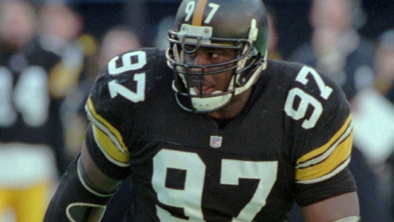 Ray Seals Dead At 59: Pittsburgh Steelers Mourn Loss Of Former Defensive Lineman
