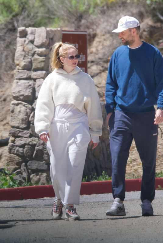 Recent Photos Of Jennifer Lawrence And Cooke Maroney Fuel Baby No. 2 Rumors Recent Photos Of Jennifer Lawrence And Cooke Maroney Fuel Baby No. 2 Rumors