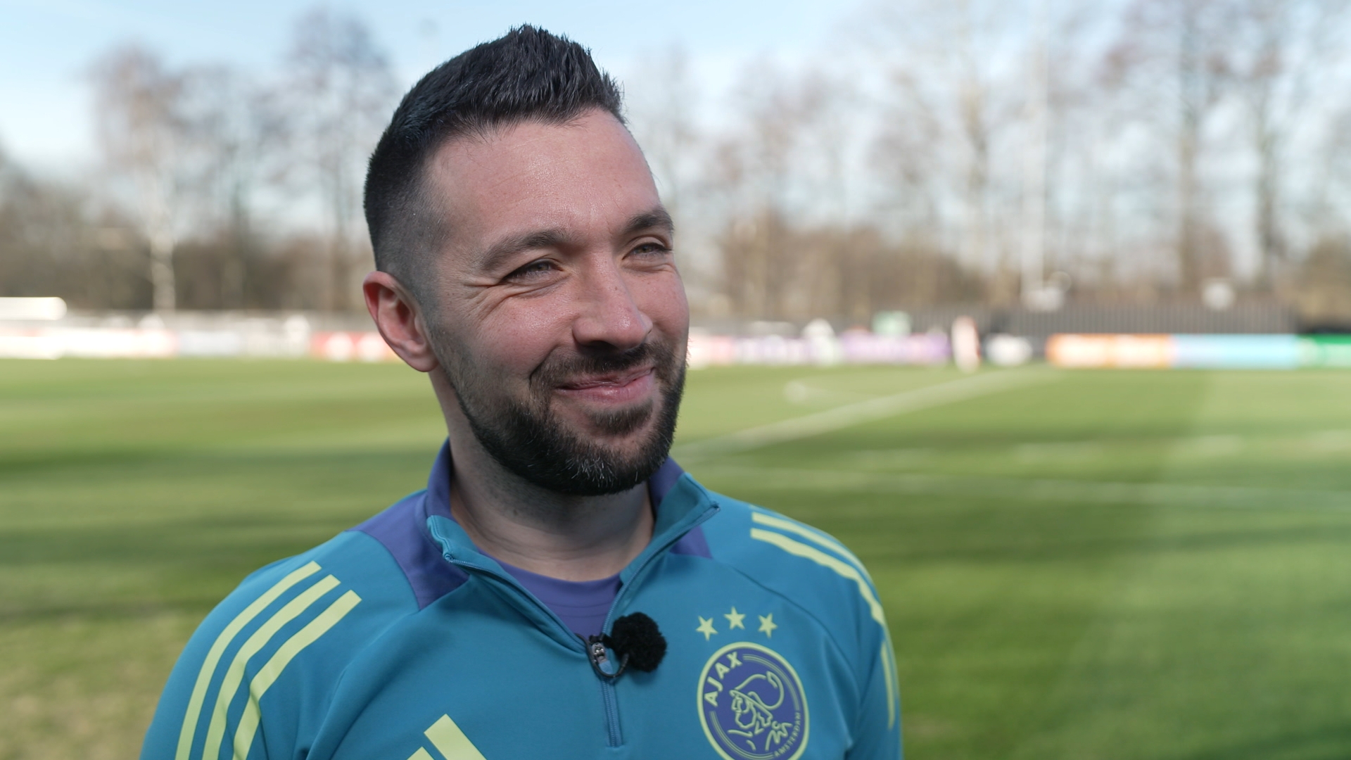 Refereeing Blunder: Ajax Lead Reduced, AZ Six Points Behind Refereeing Blunder: Ajax Lead Reduced, AZ Six Points Behind