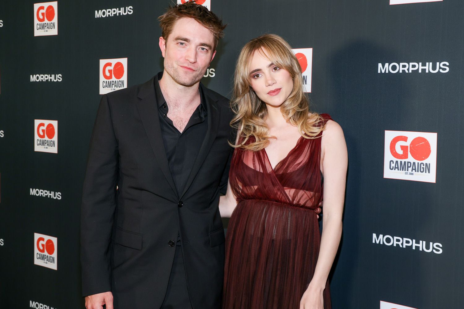 Robert Pattinson And Suki Waterhouse: New Role Script Reading Robert Pattinson And Suki Waterhouse: New Role Script Reading