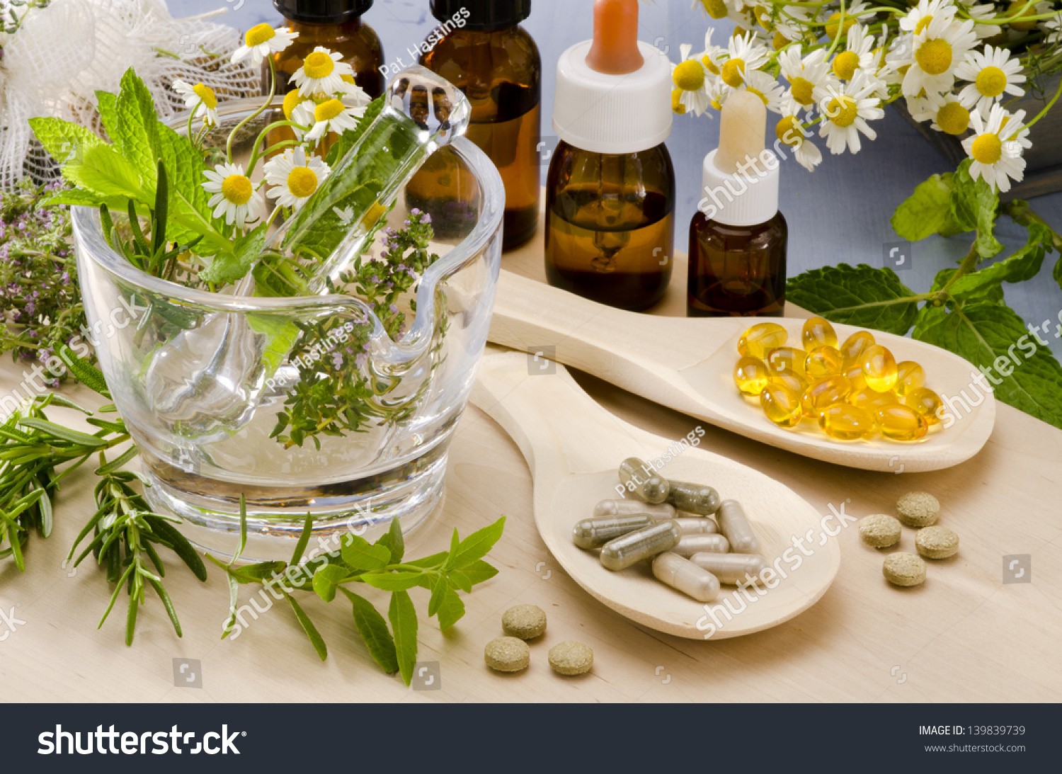 Rosemary & Thyme Essential Oils: Benefits And Applications Rosemary & Thyme Essential Oils: Benefits And Applications
