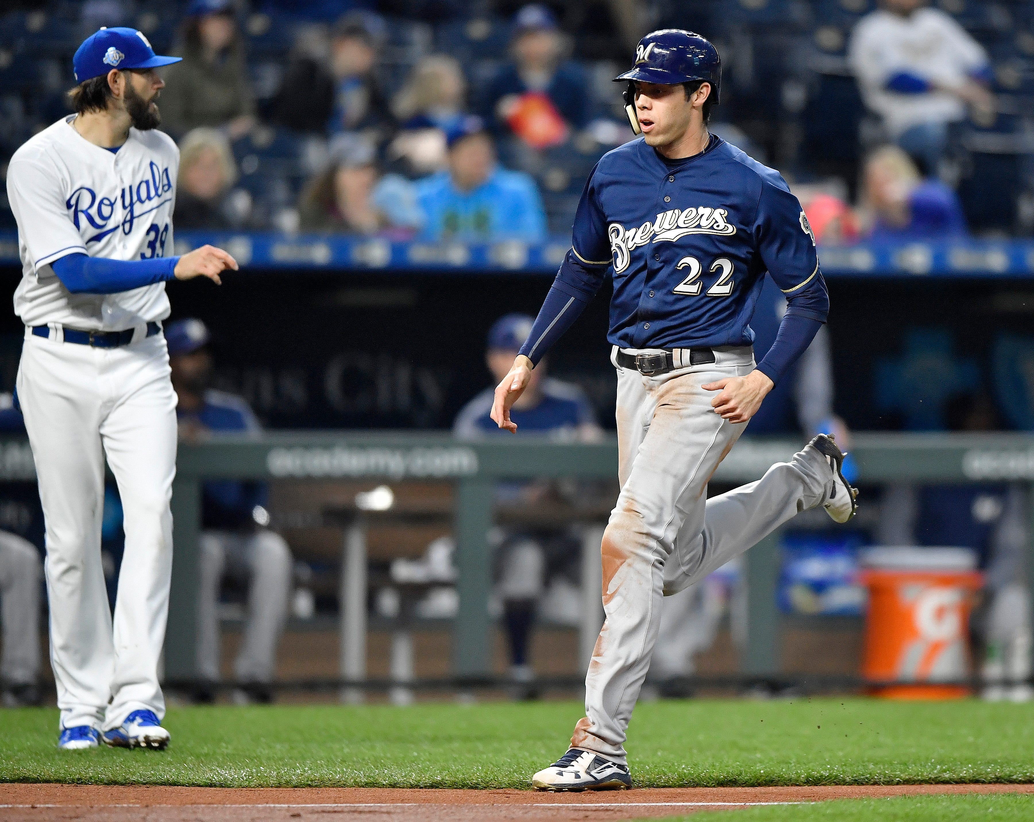 Royals' Dominant 11-1 Victory In Brewers' Home Opener Royals' Dominant 11-1 Victory In Brewers' Home Opener