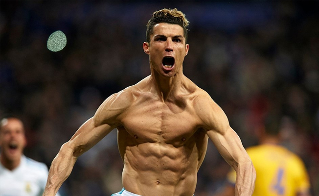 Şaşırtan Gelişme: Cristiano Ronaldo'ya Fenerbahçe'den Teklif Şaşırtan Gelişme: Cristiano Ronaldo'ya Fenerbahçe'den Teklif