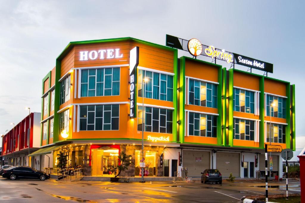 Save Big On Spring Hotel Bookings: Up To 30% Off Save Big On Spring Hotel Bookings: Up To 30% Off