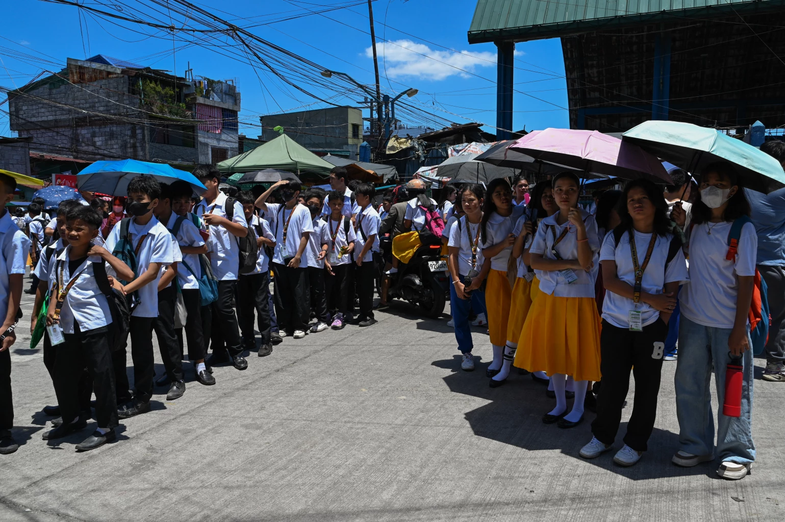 Severe Heat Wave Leads To Widespread School Closures In Manila Severe Heat Wave Leads To Widespread School Closures In Manila