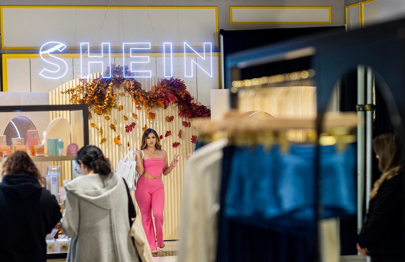 Shein's IPO In London: Delayed Due To US Tariffs Shein's IPO In London: Delayed Due To US Tariffs
