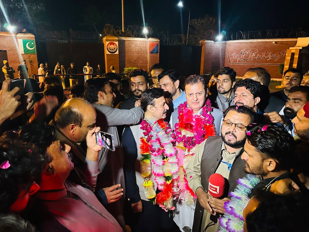 صحت کی انشورنس: لاہور ہائیکورٹ اور ضلعی عدلیہ کے ججز کیلئے اہم اعلان صحت کی انشورنس: لاہور ہائیکورٹ اور ضلعی عدلیہ کے ججز کیلئے اہم اعلان