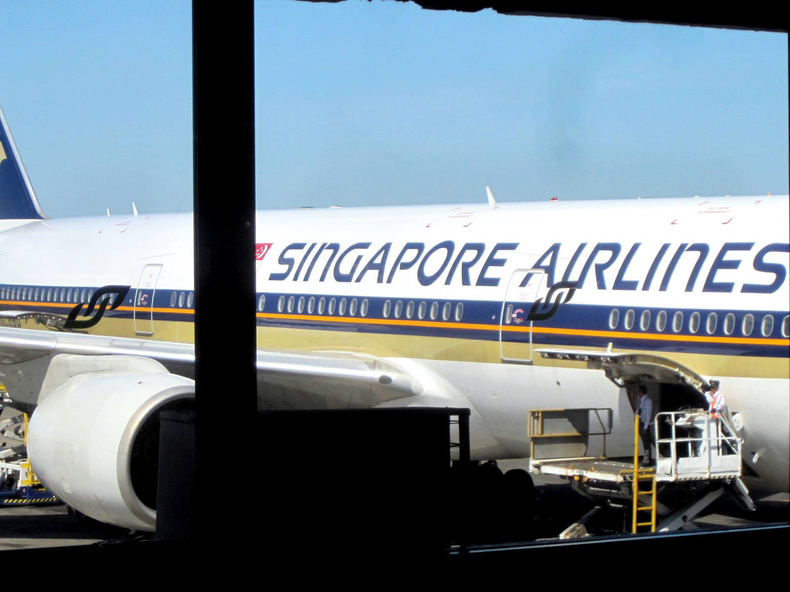 Singapore Airlines Announces Over 7 Months' Bonus For Employees Singapore Airlines Announces Over 7 Months' Bonus For Employees