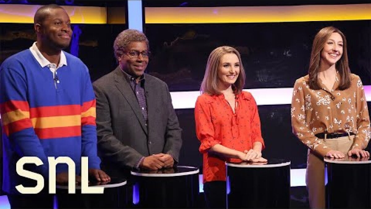 'SNL' Cold Open Features Unexpected Cecily Strong And Colin Jost Cameos 'SNL' Cold Open Features Unexpected Cecily Strong And Colin Jost Cameos