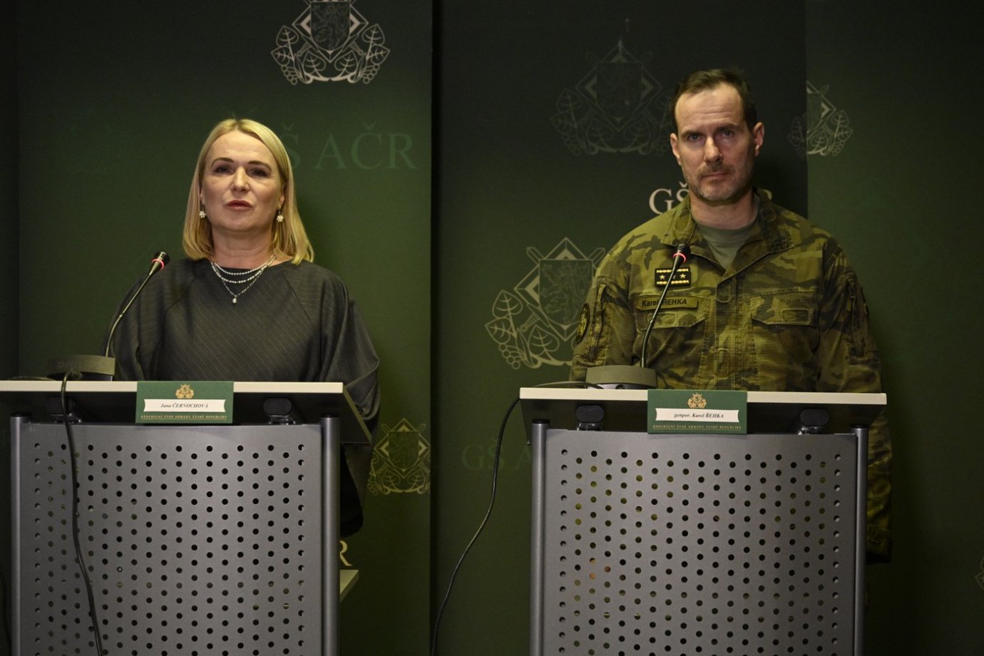 Spor Mezi ČT A Médii: Deník N A Seznam Zpráv Vyloučeni Z Brífinku Spor Mezi ČT A Médii: Deník N A Seznam Zpráv Vyloučeni Z Brífinku