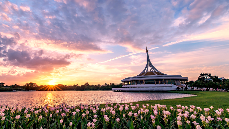 Spring Travel Deals: 30% Discount On Luxurious Hotels Spring Travel Deals: 30% Discount On Luxurious Hotels