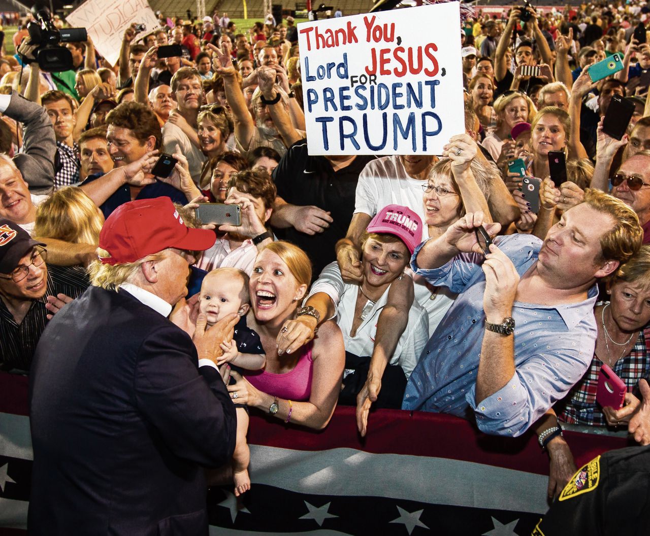 Sterke AEX-Prestaties Na Trump's Uitstel Sterke AEX-Prestaties Na Trump's Uitstel