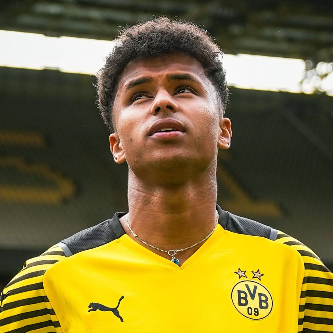 Stilvoller Auftritt: Adeyemi, DFB-Star Und BVB-Profi Stilvoller Auftritt: Adeyemi, DFB-Star Und BVB-Profi