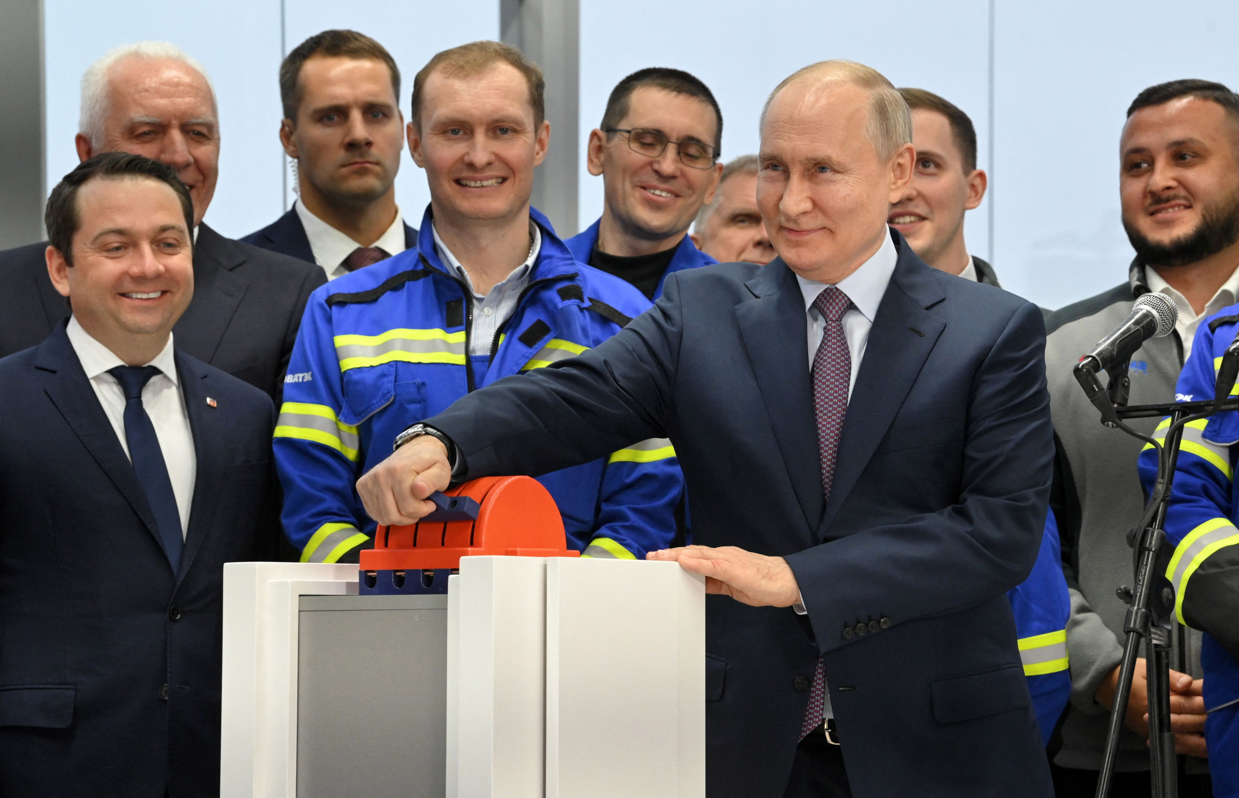 Sustaining The Flow: How European Shipyards Support Russia's Arctic Gas Exports Sustaining The Flow: How European Shipyards Support Russia's Arctic Gas Exports
