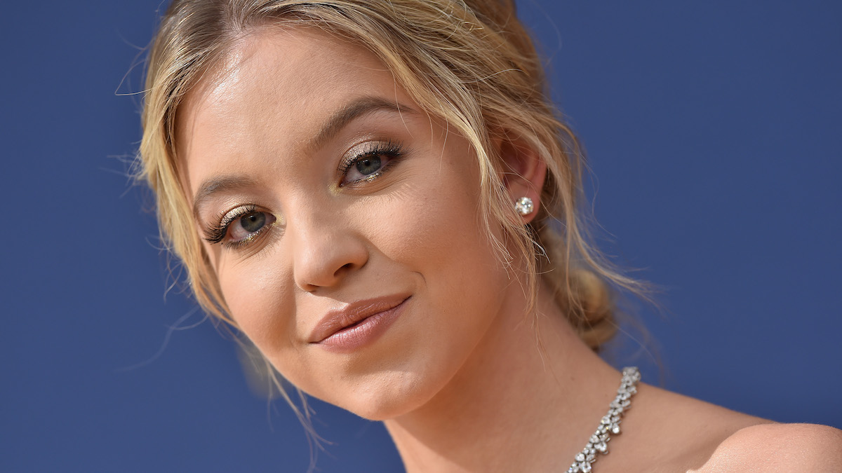 Sydney Sweeney And Julianne Moore In Echo Valley: New Images Offer A Glimpse Of The Upcoming Thriller Sydney Sweeney And Julianne Moore In Echo Valley: New Images Offer A Glimpse Of The Upcoming Thriller