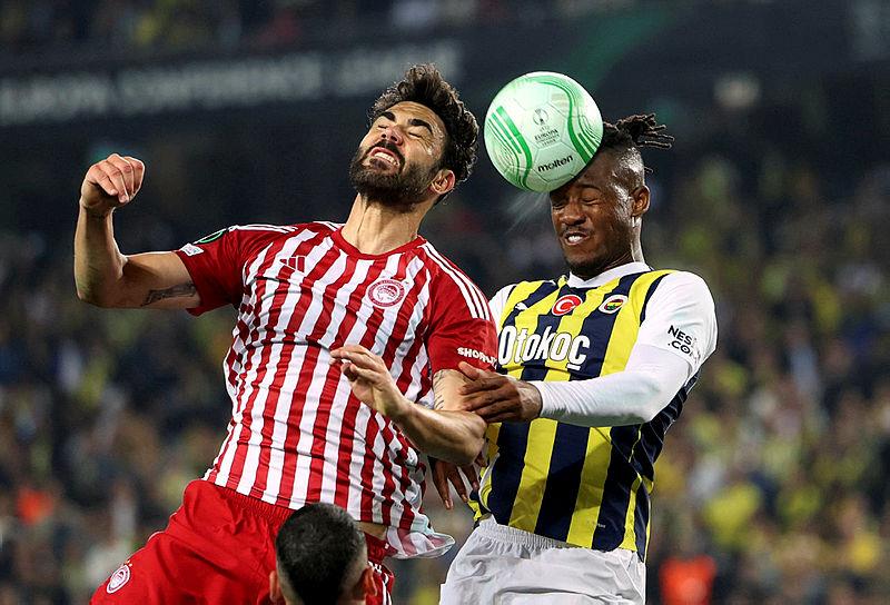 Tadic, Fenerbahçe'ye Veda Etti: Yeni Macerası Başlıyor! Tadic, Fenerbahçe'ye Veda Etti: Yeni Macerası Başlıyor!