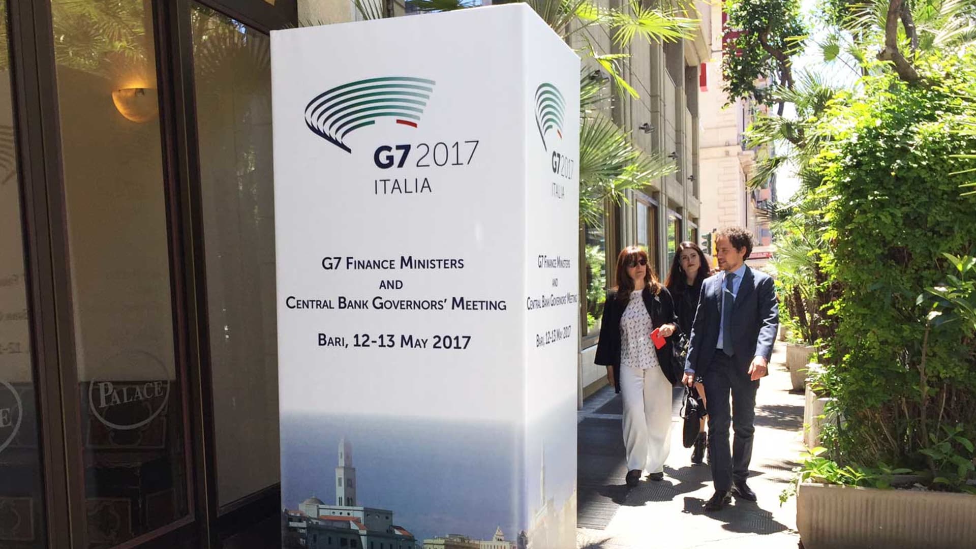 Tariffs Overshadow G7 Finance Ministers' Meeting, Absent From Conclusion Tariffs Overshadow G7 Finance Ministers' Meeting, Absent From Conclusion