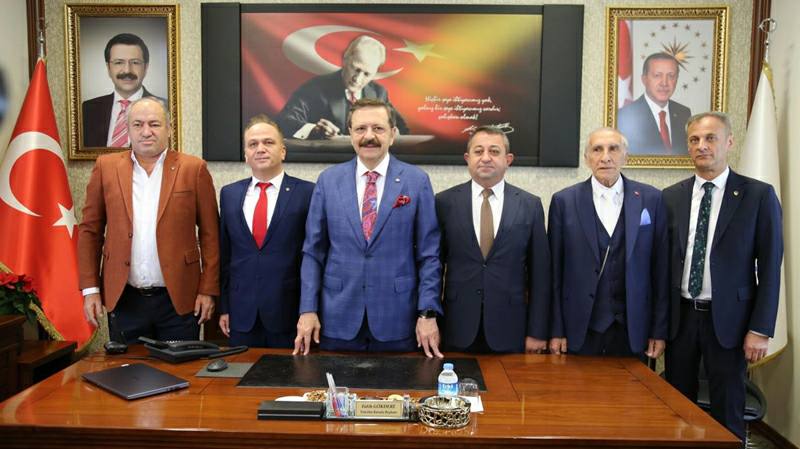 Tatar'ın Açıklamaları Sonrası Direkt Uçuşlar Ve Kıbrıs Sorunu: Yeni Bir Dönem? Tatar'ın Açıklamaları Sonrası Direkt Uçuşlar Ve Kıbrıs Sorunu: Yeni Bir Dönem?