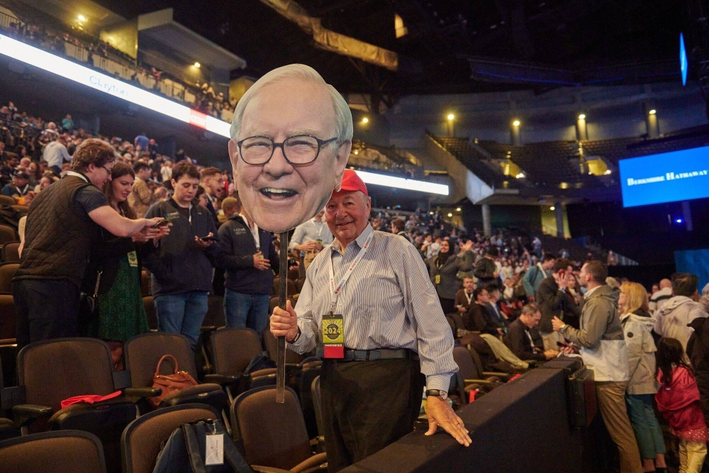 The Impact Of Buffett's Retirement On Berkshire Hathaway's Apple Holdings The Impact Of Buffett's Retirement On Berkshire Hathaway's Apple Holdings