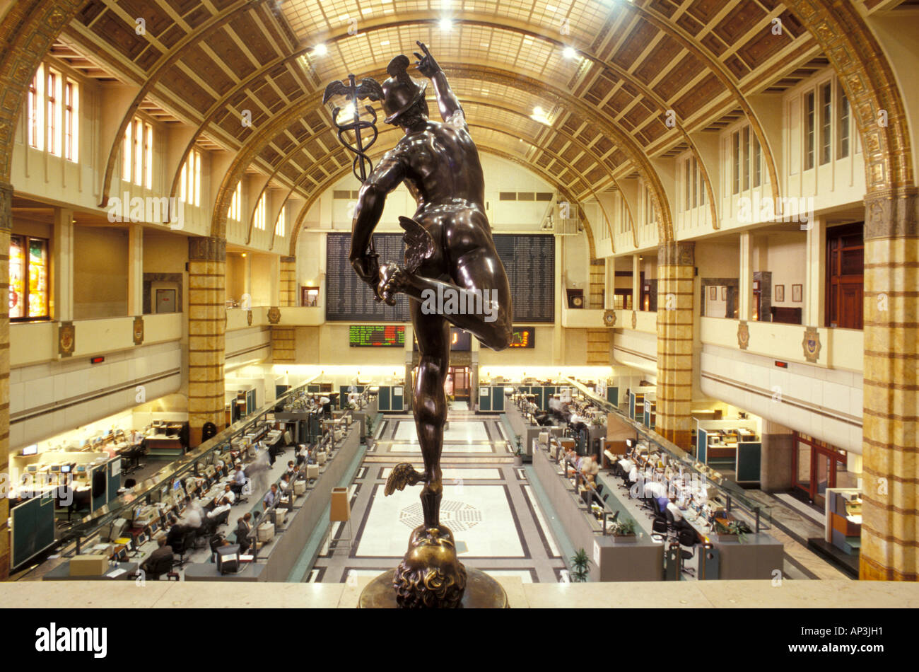 Three-Day Slide: Amsterdam Stock Exchange Down 11% Three-Day Slide: Amsterdam Stock Exchange Down 11%