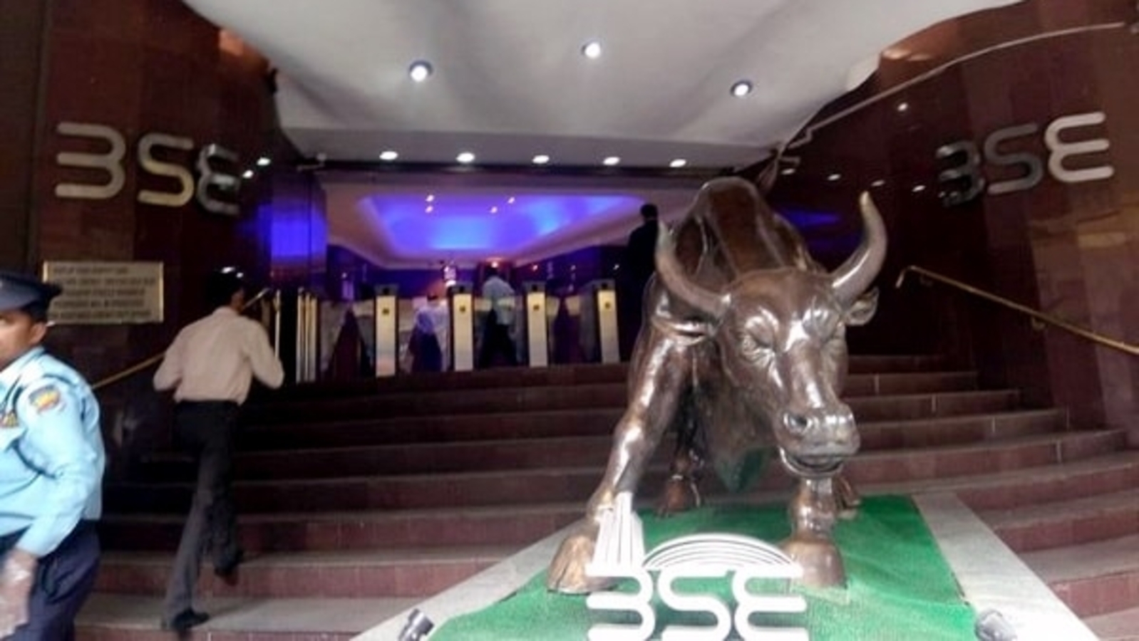 Today's Sensex & Nifty: 800 Point Jump, Key Stock Performances Today's Sensex & Nifty: 800 Point Jump, Key Stock Performances