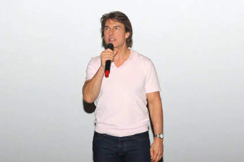 Tom Cruise's Unpaid Debt To Tom Hanks: A $1 Role And An Unresolved Question Tom Cruise's Unpaid Debt To Tom Hanks: A $1 Role And An Unresolved Question