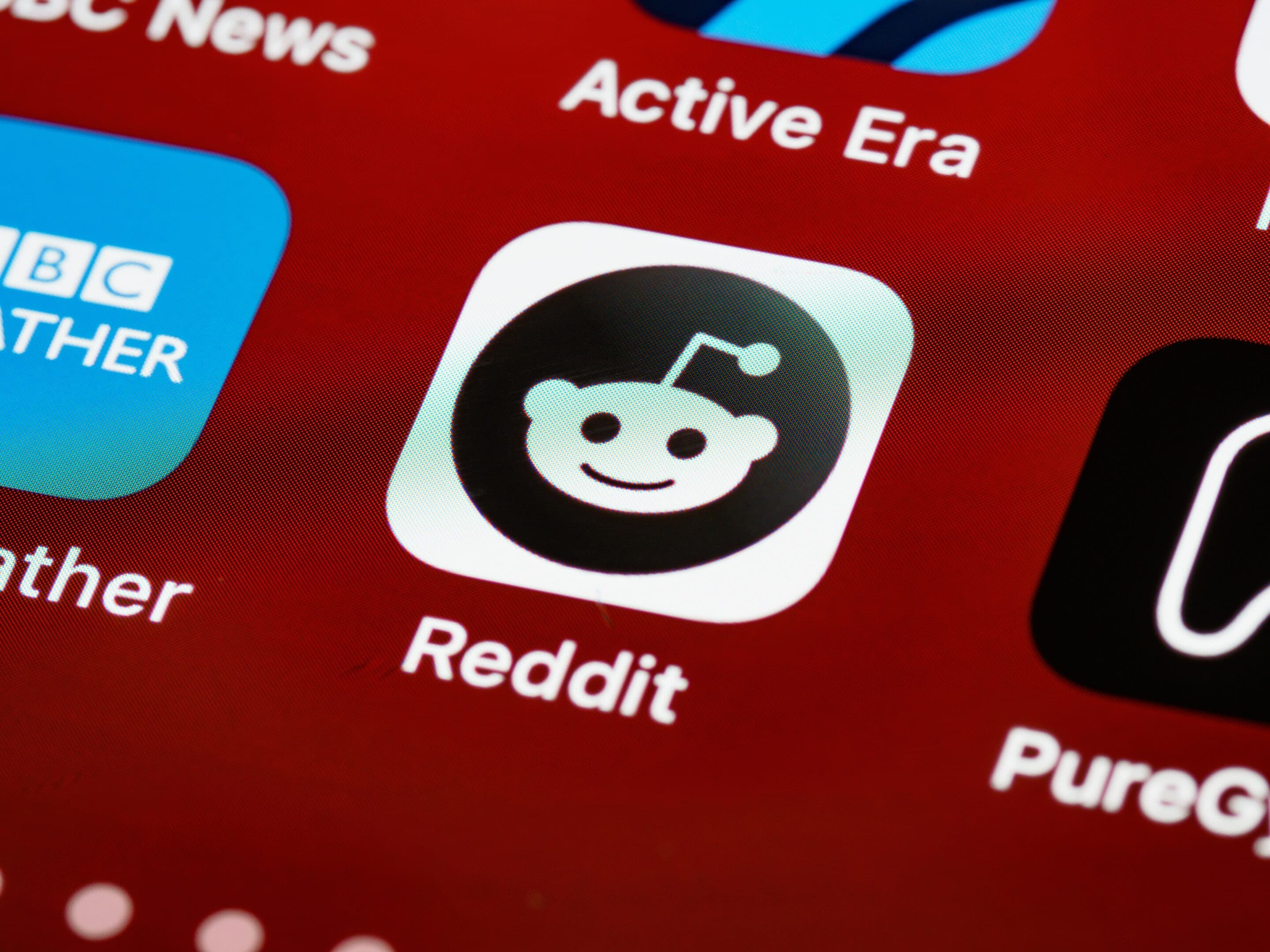 Top 12 AI Stocks: Reddit Community Favorites Top 12 AI Stocks: Reddit Community Favorites