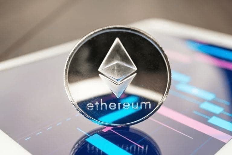 Trade War Fallout: Identifying Cryptocurrencies Poised For Growth Trade War Fallout: Identifying Cryptocurrencies Poised For Growth
