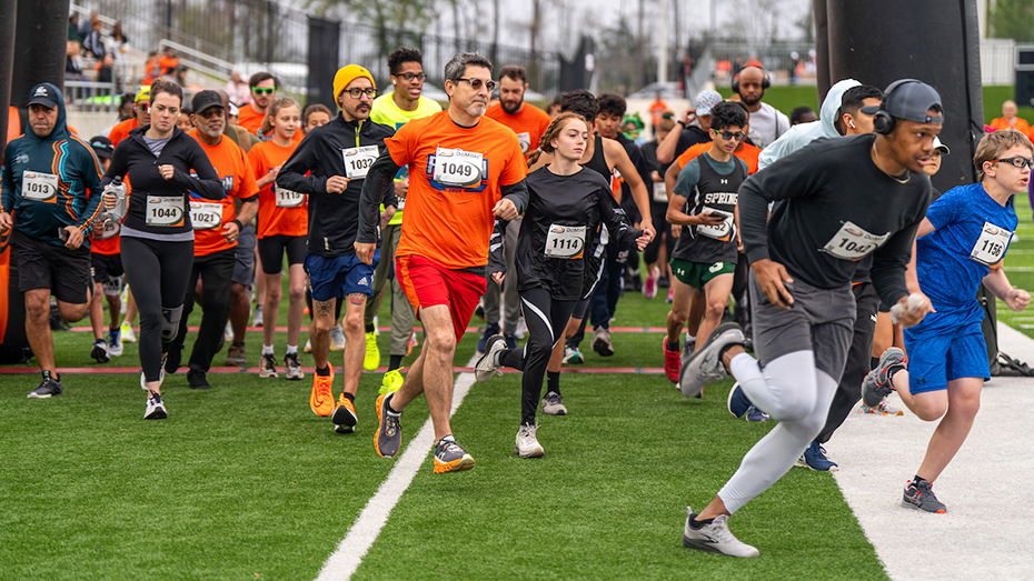 Trans-Australia Run: Will A New Record Be Set? Trans-Australia Run: Will A New Record Be Set?