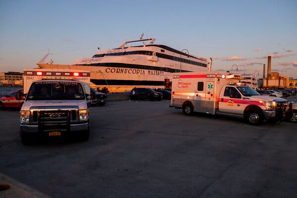 Two Dead After Mexican Navy Training Ship Hits Brooklyn Bridge Two Dead After Mexican Navy Training Ship Hits Brooklyn Bridge
