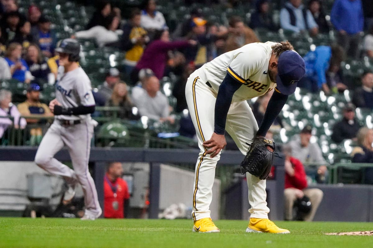Two Key Flaws Holding Back The Brewers' Playoff Push Two Key Flaws Holding Back The Brewers' Playoff Push
