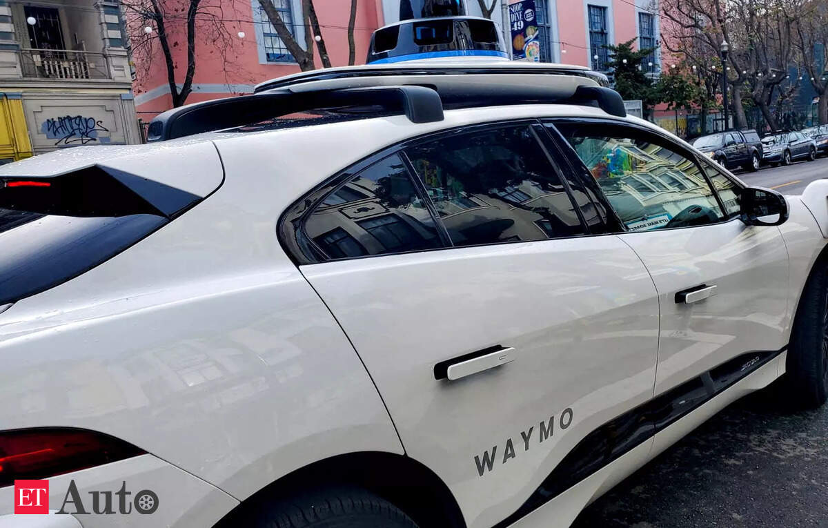 Uber And Waymo's Robotaxi Race: Austin Becomes The Testing Ground Uber And Waymo's Robotaxi Race: Austin Becomes The Testing Ground