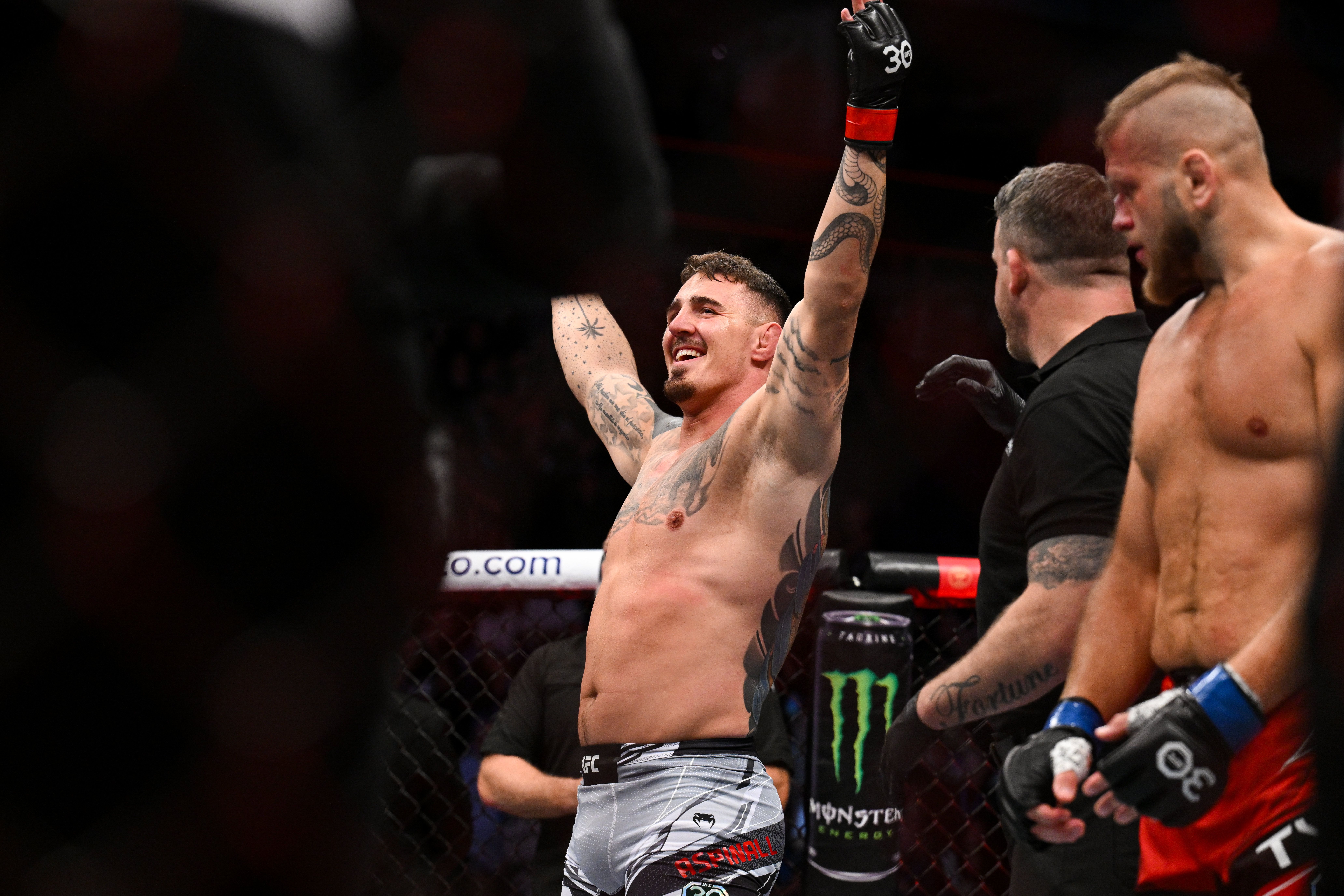 UFC News: Jon Jones Taunts Tom Aspinall Amid Continued Absence UFC News: Jon Jones Taunts Tom Aspinall Amid Continued Absence