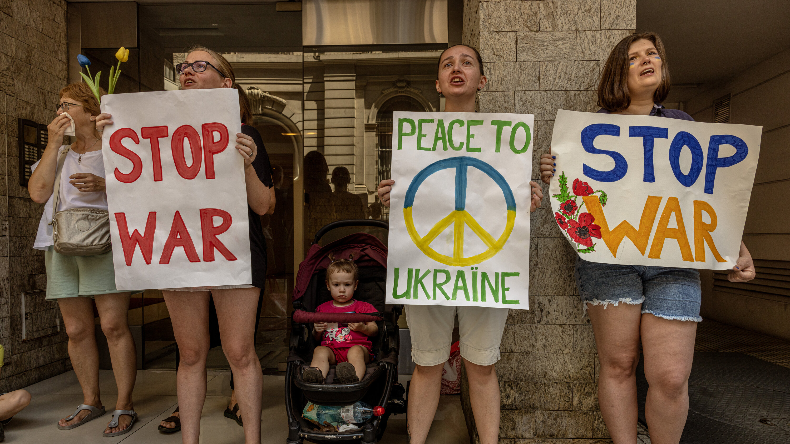 Ukraine Peace Talks: Zelensky Seeks Trump's Involvement Ukraine Peace Talks: Zelensky Seeks Trump's Involvement