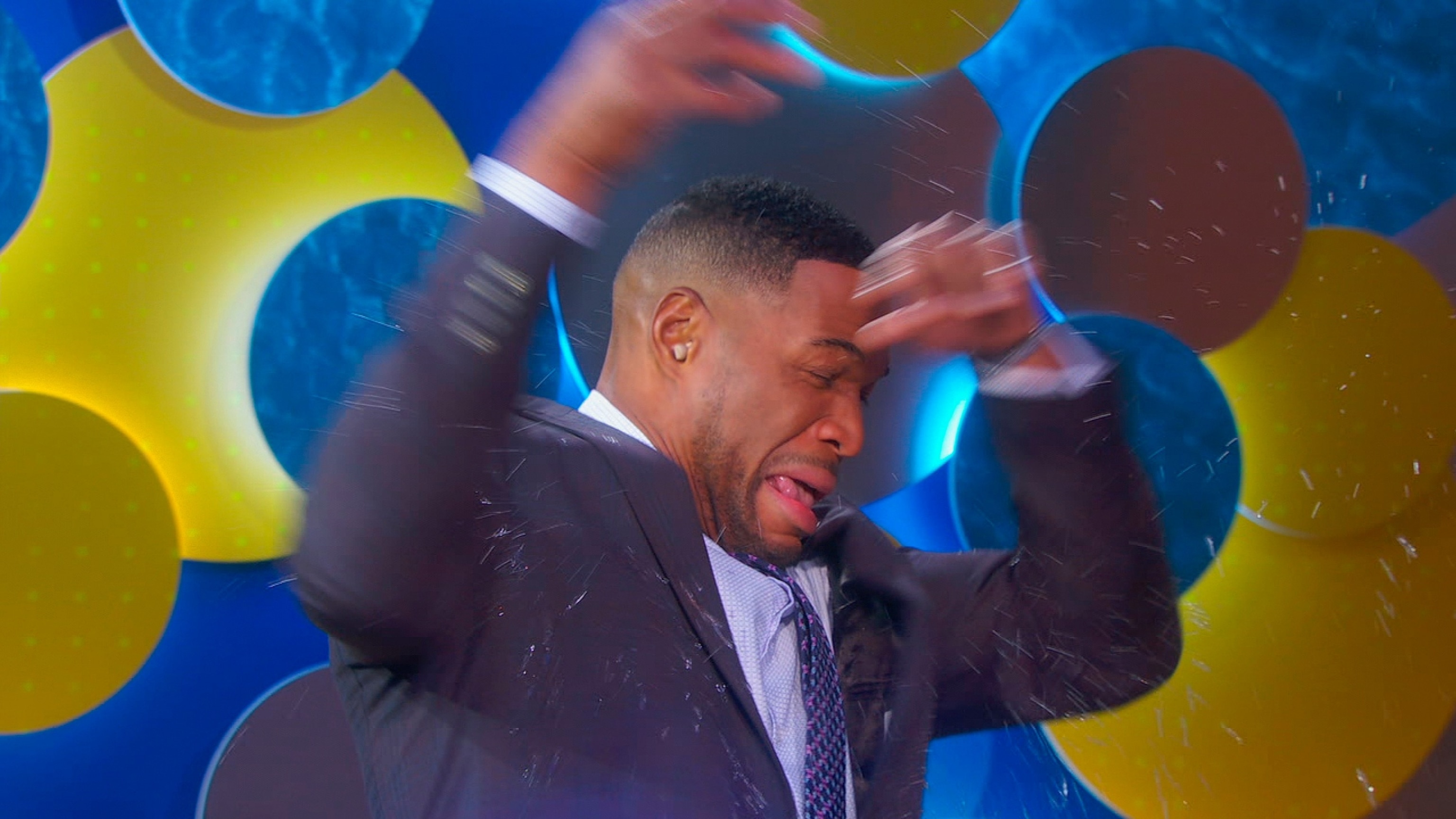 Unexpected Waterworks: Susan Lucci And Michael Strahan's Funny Encounter Unexpected Waterworks: Susan Lucci And Michael Strahan's Funny Encounter