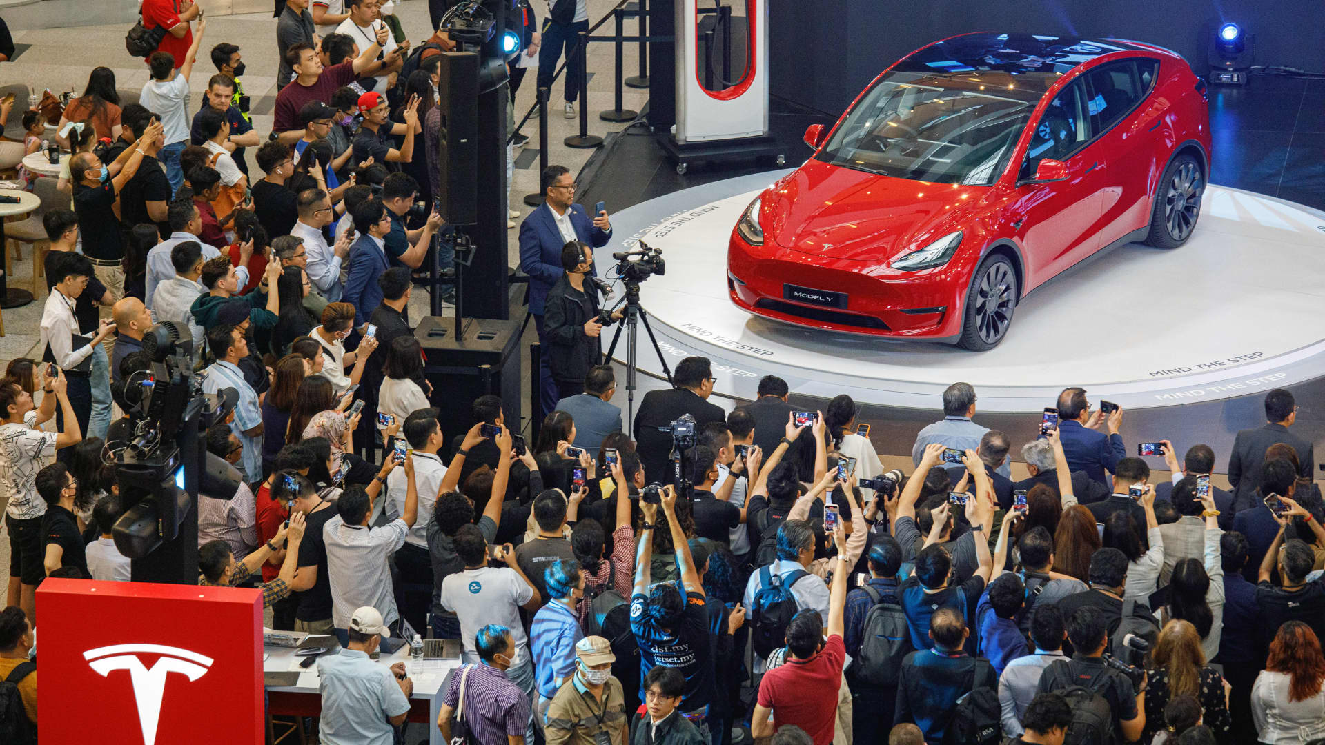 US Stock Market Rally Fueled By Tech Giants, Tesla In The Lead US Stock Market Rally Fueled By Tech Giants, Tesla In The Lead