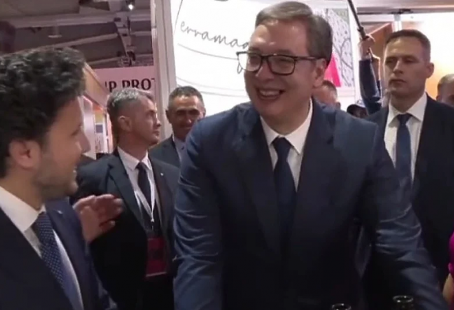 Видео: Јокиќ Го Насмеа Харт Со Неочекувана Изјава Видео: Јокиќ Го Насмеа Харт Со Неочекувана Изјава