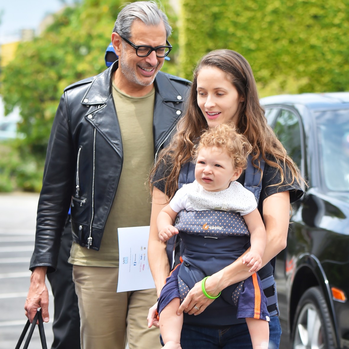 Viral Sensation: Jeff Goldblum And His Oscar Photo Check Viral Sensation: Jeff Goldblum And His Oscar Photo Check