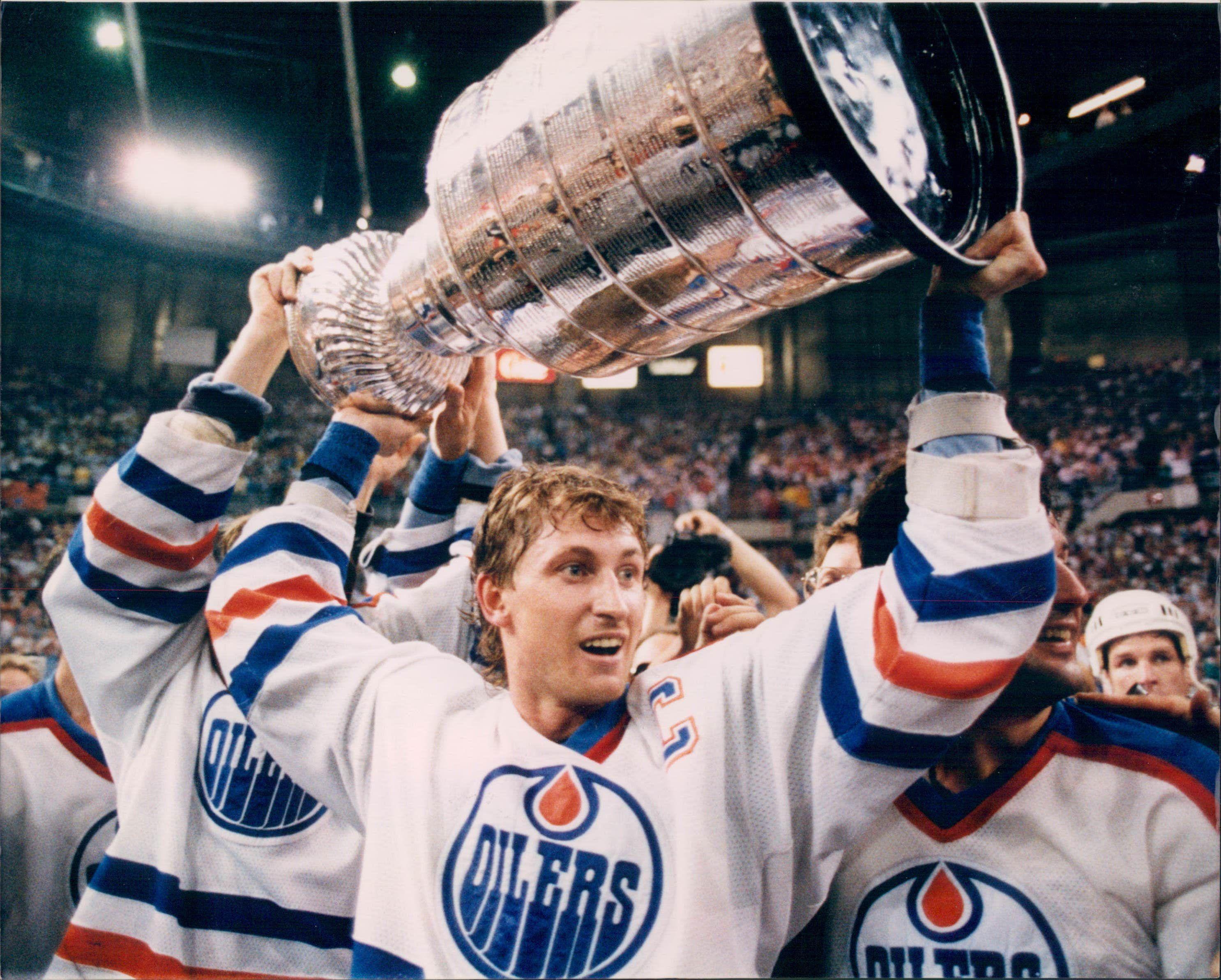 Wayne Gretzky: Fast Facts For Hockey Fans Wayne Gretzky: Fast Facts For Hockey Fans